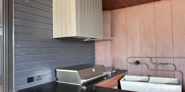 VM Zinc rangehood and Corten flatlock panels